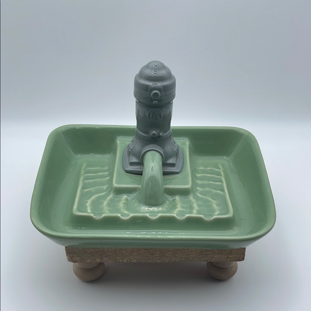Vintage Layne Water Well Pump Green Ceramic Advertisement‎ Ashtray
